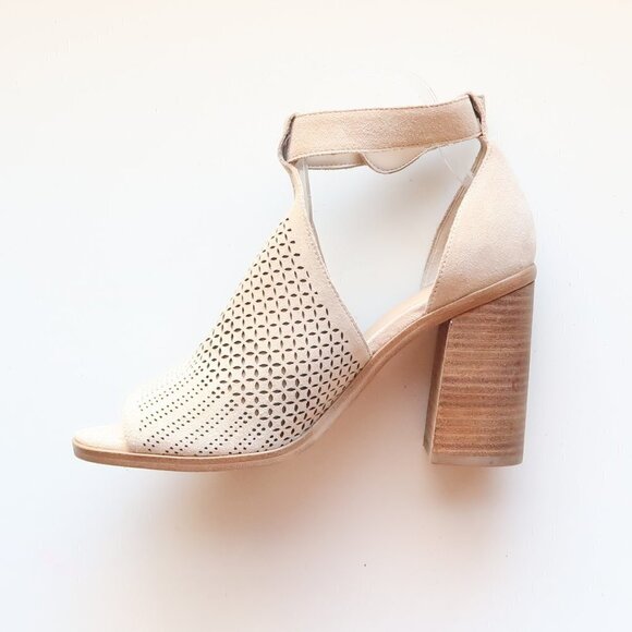 Marc Fisher Beige Laser-cut Suede Leather Peep Toe Block Heel Ankle Strap Sandal - Picture 9 of 16